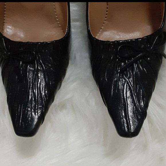 AUTHENTIC GUCCI HEELS - Picture 2 of 6